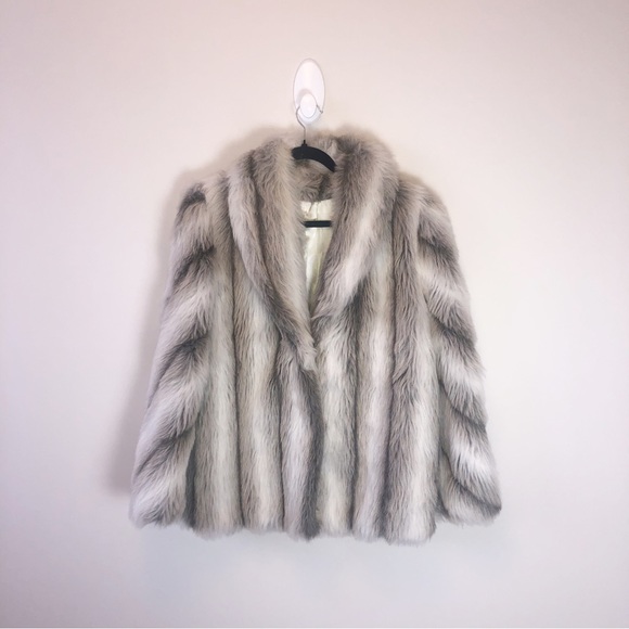 G. Caseratti Jackets & Blazers - Vintage G Caseratti Original Gray White Glam Faux Fur Coat Jacket Size Medium